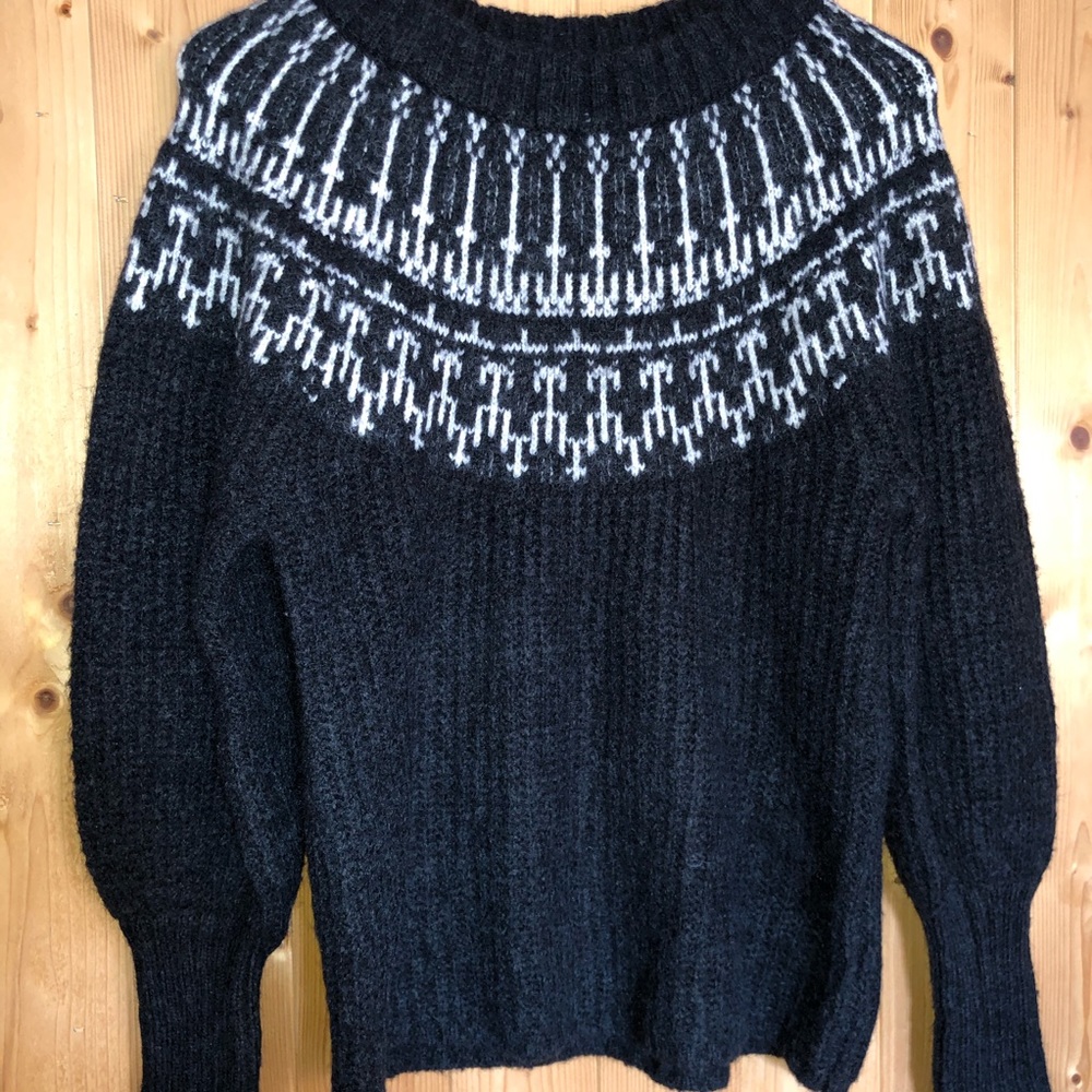 NWT! Patterned Sweater